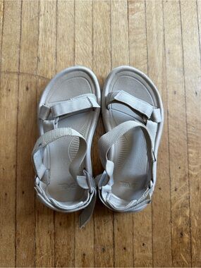 Teva Women’s Hurricane Sandals Beige Strappy Sport Sandals